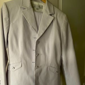 Tahari Women’s pant suit